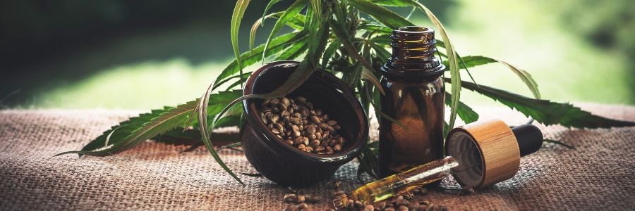 Kann CBD Öl bei Menstruationsbeschwerden helfen?